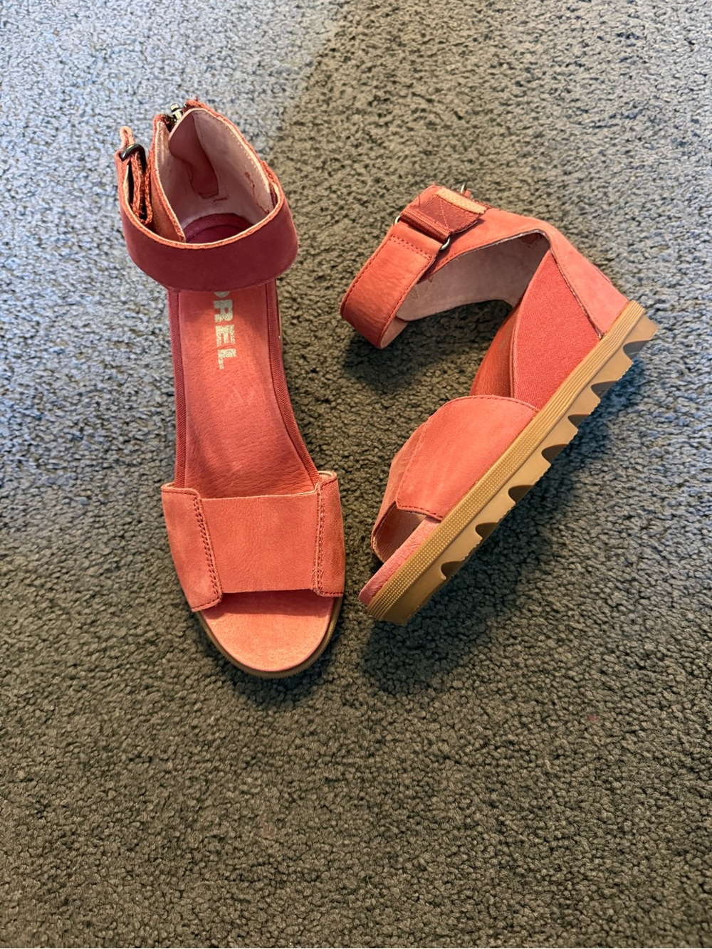 Sorel Joanie II wedge leather sandals in dusty pink size 8 NWOT